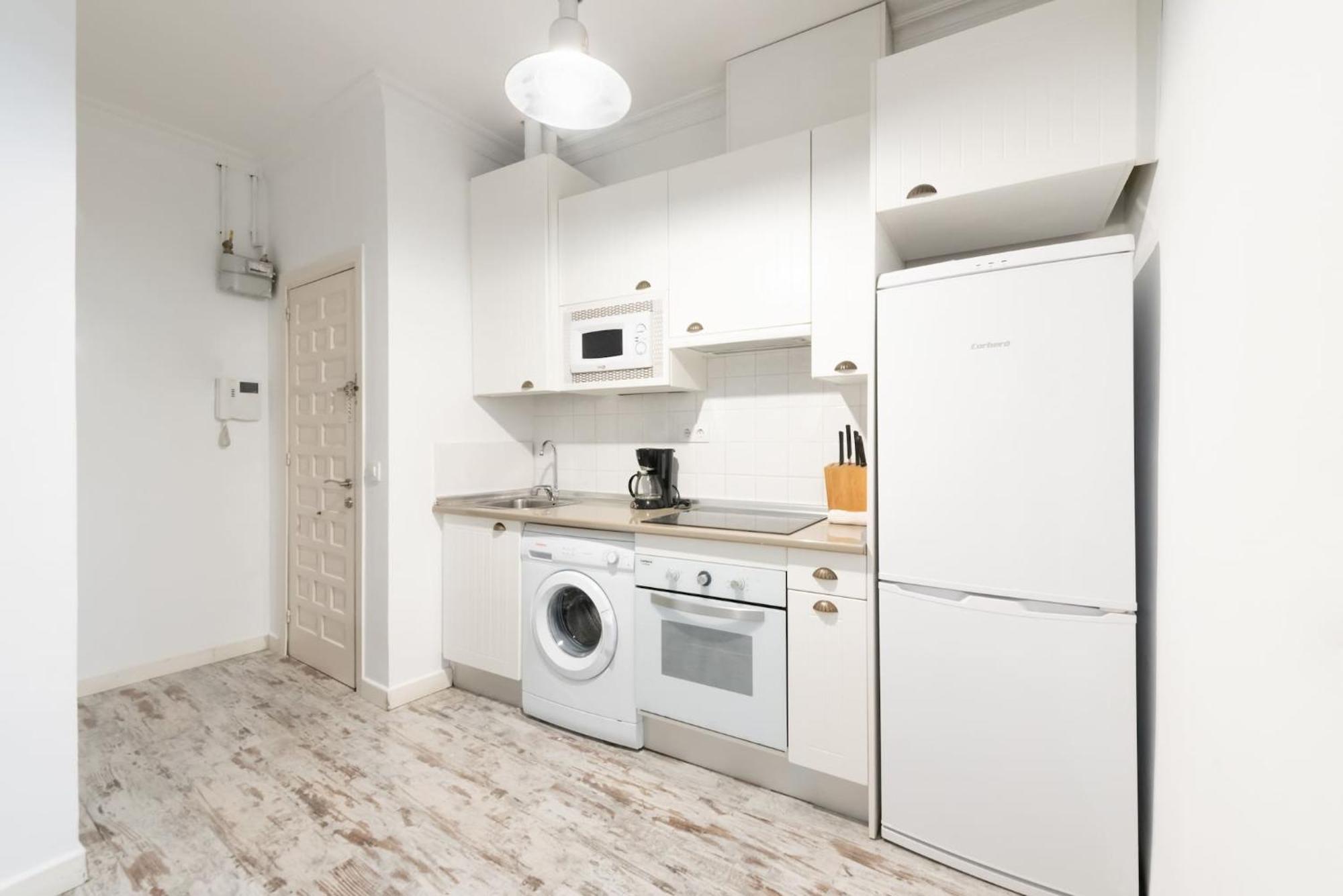 Apartamentos Day Madrid Plaza De Espana Centro Gran Via Sol Malasana Eksteriør billede