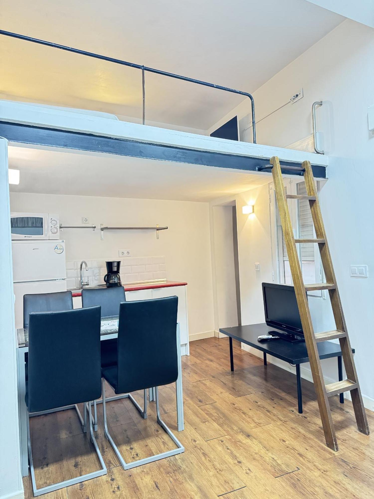 Apartamentos Day Madrid Plaza De Espana Centro Gran Via Sol Malasana Eksteriør billede